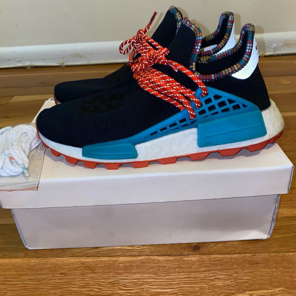 ADIDAS ND HU - PHARRELL INSPIRATION PACK
BLACK